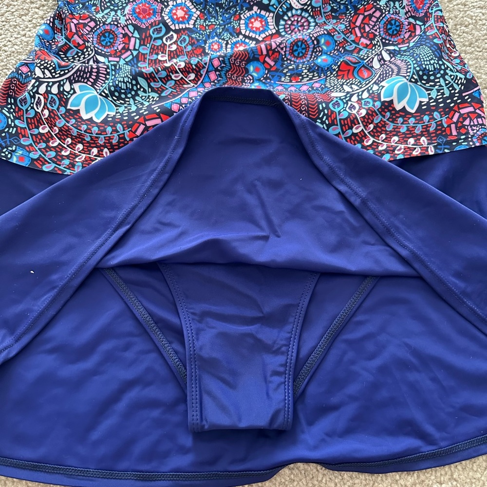 NWT women’s tankini bathing suit. Never worn!! - Picture 3 of 4